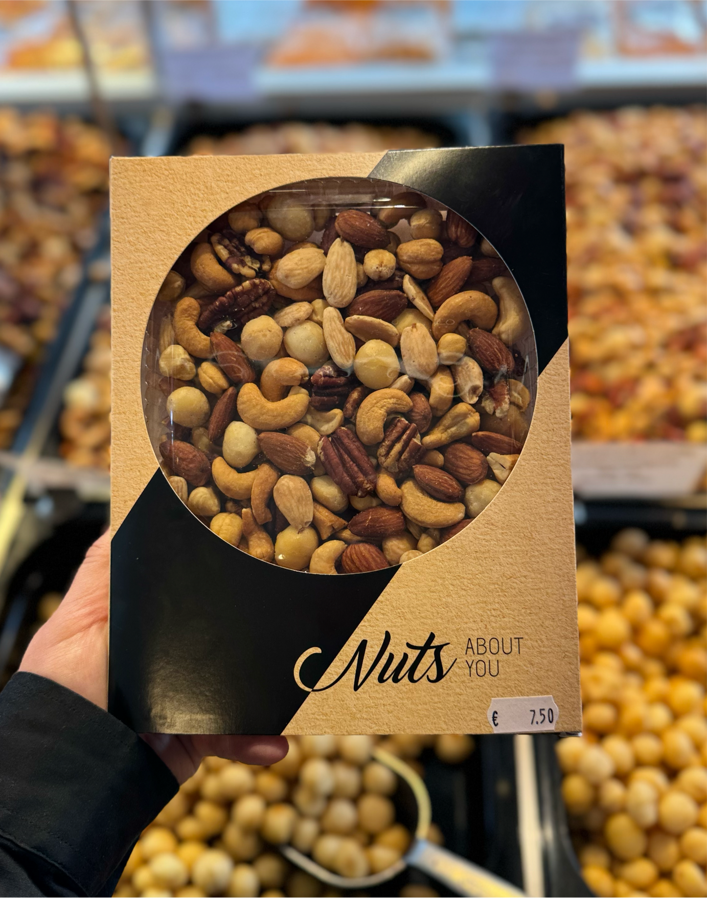 Geschenkdoosje gevuld met noten